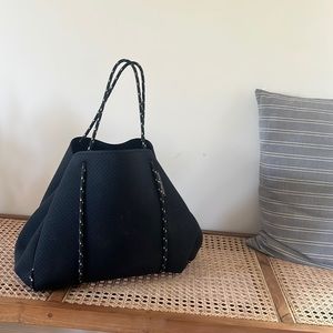 State of Escape: Escape Carryall Tote Bag - Black